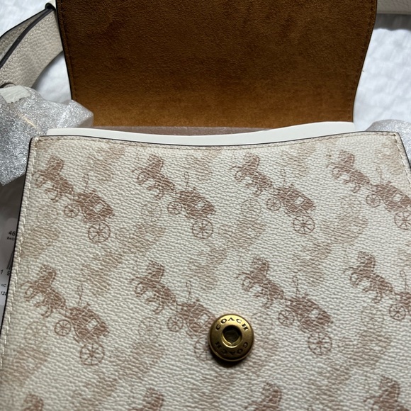 NWT Coach Beat Shoulder Bag 18 Horse & Carriage Print Brass/ Chalk Taupe $450. - Picture 5 of 7